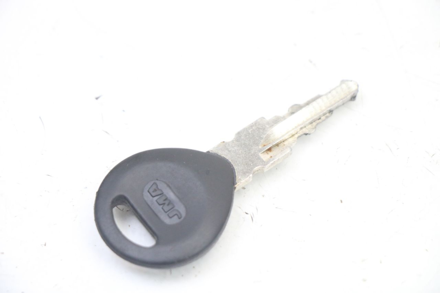 photo de LOCK SET KEY BMW C1 125 (2000 - 2003) - Surface and material condition