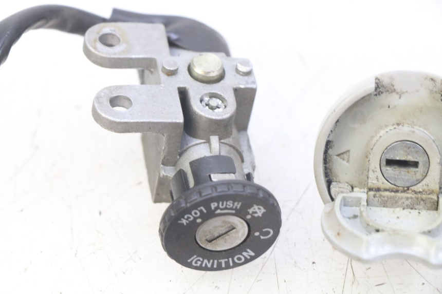 photo de LOCK KEY NEIMAN KIT BAOTIAN BT 49 QT-9 50 (2006 - 2010) - Surface and material condition