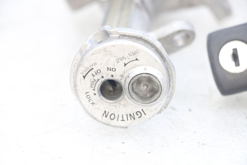 photo de LOCK SET KEY SUZUKI BURGMAN 125 (2007 - 2014) - Checked used part