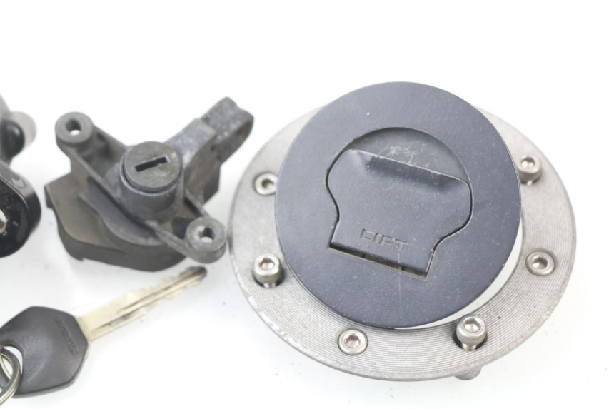 photo de LOCK SET KEY SUZUKI GSF N BANDIT 600 (1996 - 1999) - Distinctive features