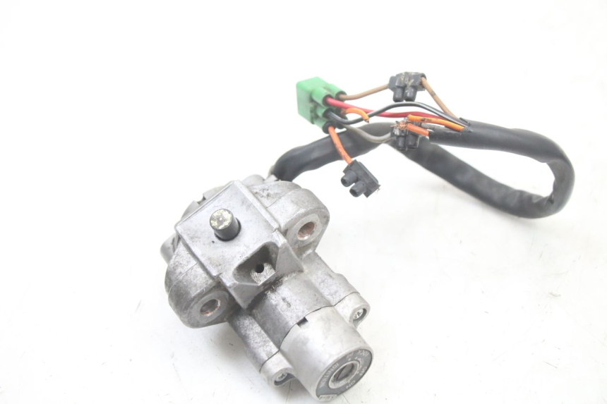 photo de LOCK SET KEY SUZUKI GSF S BANDIT 600 (2000 - 2004) - Technical close-up