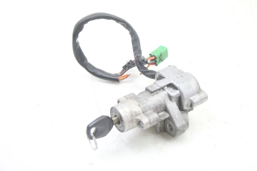 photo de LOCK SET KEY SUZUKI GSF S BANDIT 600 (2000 - 2004) - Fixing points details