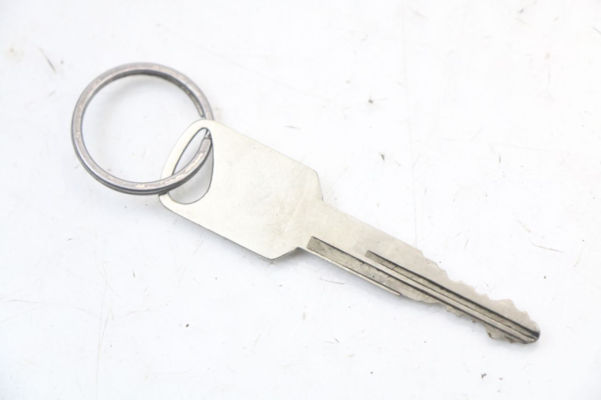 photo de LOCK SET KEY SUZUKI GZ MARAUDER 125 (1998 - 2004) - Alternative perspective