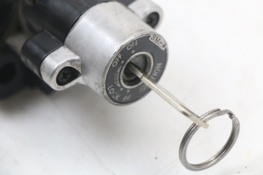 photo de LOCK SET KEY SUZUKI GZ MARAUDER 125 (1998 - 2004) - Surface and material condition