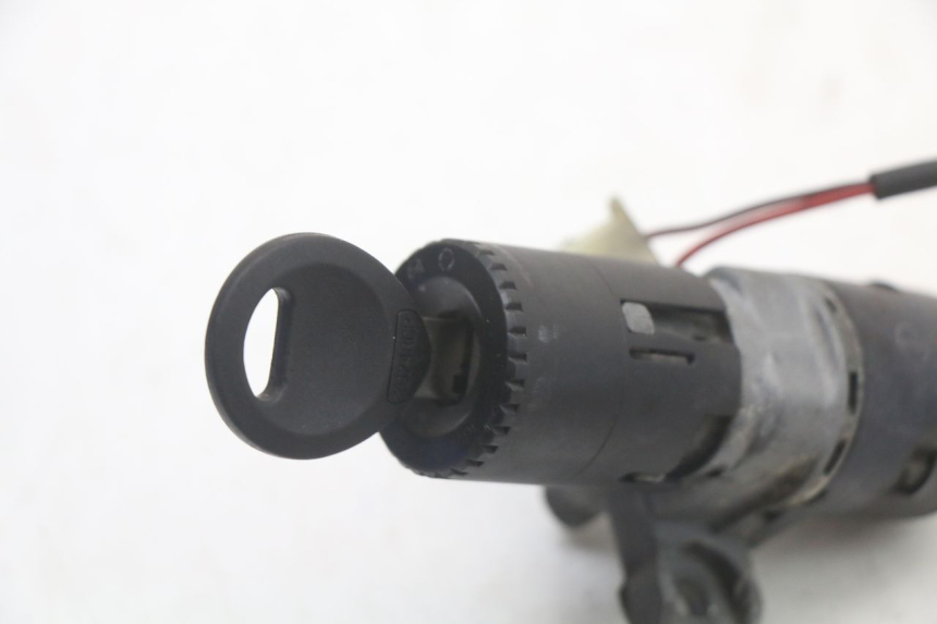 photo de LOCK SET KEY HONDA NES AROBASE 125 (2000 - 2003) - Technical close-up