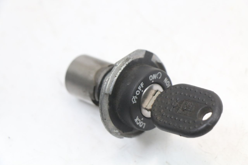 photo de LOCK SET KEY PIAGGIO LIBERTY 4T 50 (2004 - 2008) - Fixing points details