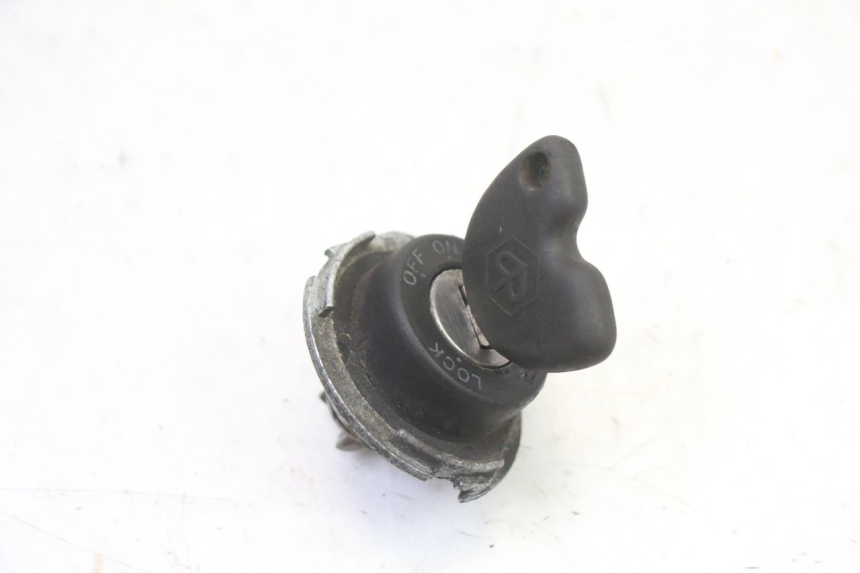photo de LOCK SET KEY PIAGGIO LIBERTY 4T 50 (2009 - 2015) - Zoom on usage condition