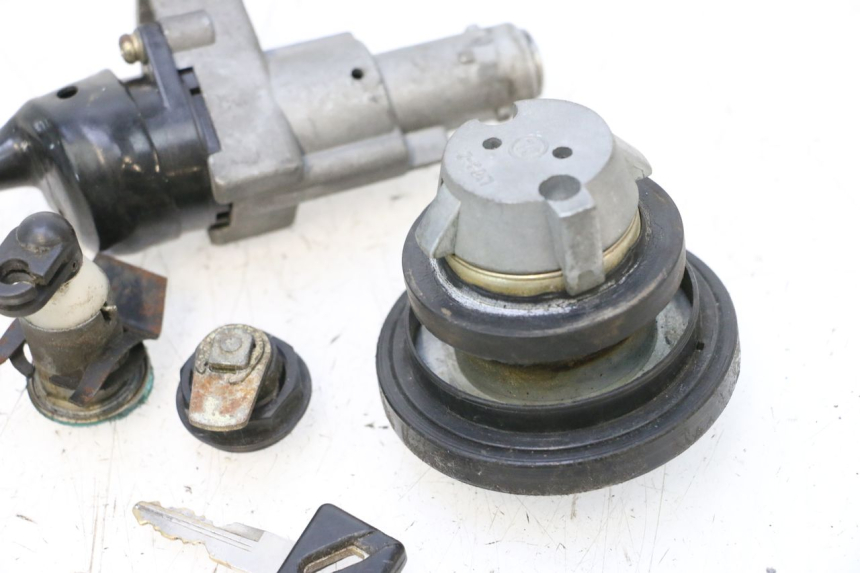 photo de LOCK SET KEY KEEWAY MATRIX RX9 125 (2006 - 2007) - Fixing points details