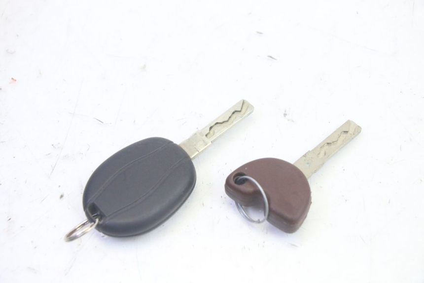 photo de LOCK SET KEY PIAGGIO MP3 HPE 350 (2018 - 2020) - Additional view of the item