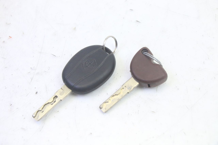 photo de LOCK SET KEY PIAGGIO MP3 HPE 350 (2018 - 2020) - Markings and original references
