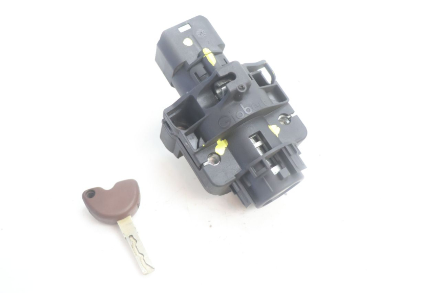 photo de LOCK SET KEY PIAGGIO MP3 500 (2016 - 2018) - Fixing points details