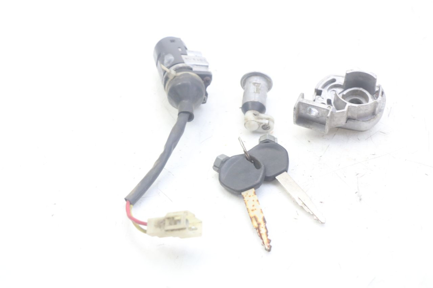 photo de LOCK SET KEY DOLPHIN PYGMY 1 (2020 - 2024) - Technical close-up