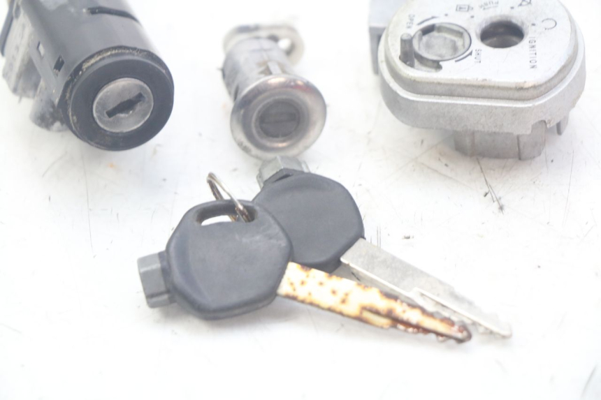 photo de LOCK SET KEY DOLPHIN PYGMY 1 (2020 - 2024) - Surface and material condition