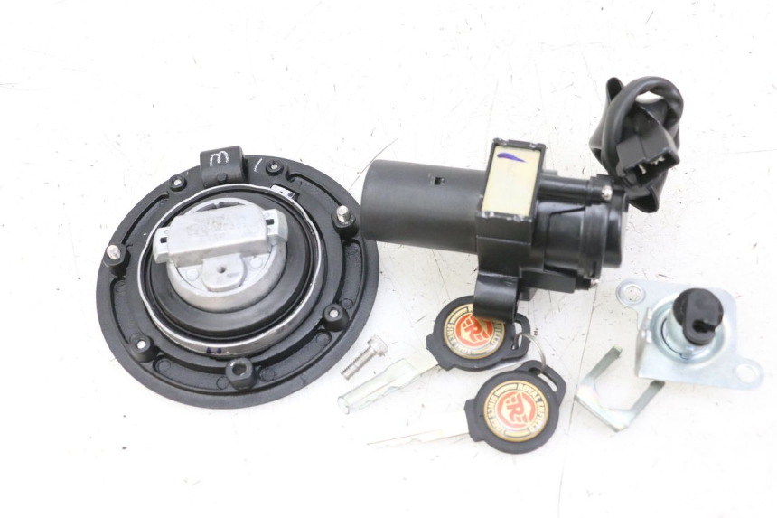 photo de LOCK SET KEY ROYAL ENFIELD SCRAM 411 (2022 - 2024) - Zoom on usage condition