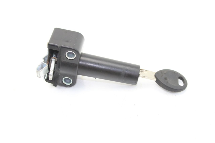 photo de LOCK KEY NEIMAN KIT YAMAHA SLIDER NAKED 50 (2004 - 2018) - Zoom on usage condition