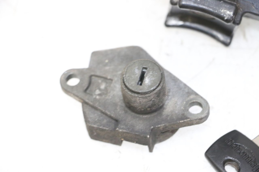 photo de LOCK SET KEY TRIUMPH SPRINT 900 (1995 - 1998) - Distinctive features