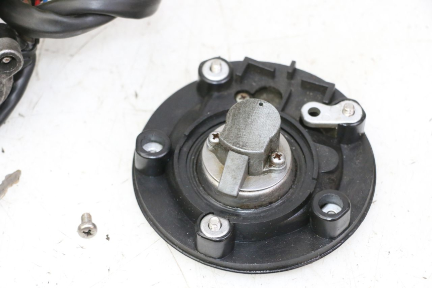 photo de LOCK SET KEY TRIUMPH SPRINT 900 (1995 - 1998) - Product overview