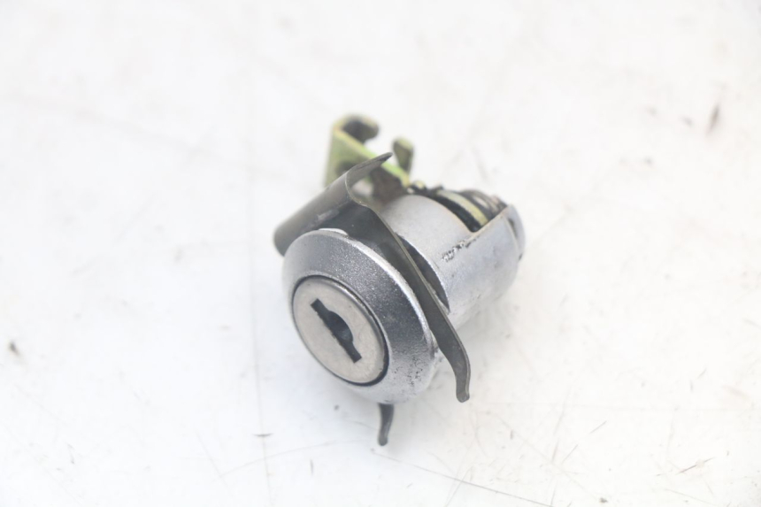 photo de LOCK KEY NEIMAN KIT SUZUKI SV N 650 (1999 - 2002) - High-resolution close-up