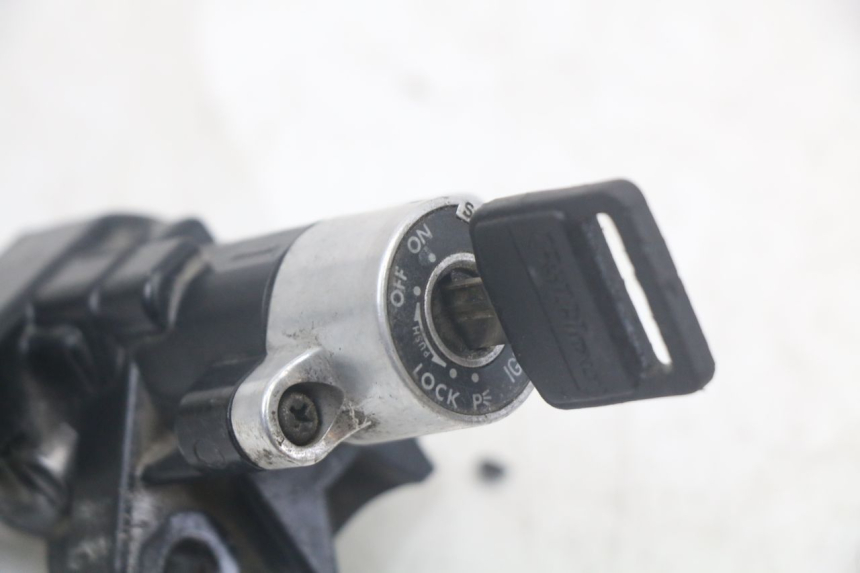 photo de LOCK KEY NEIMAN KIT SUZUKI SV N 650 (1999 - 2002) - Fixing points details