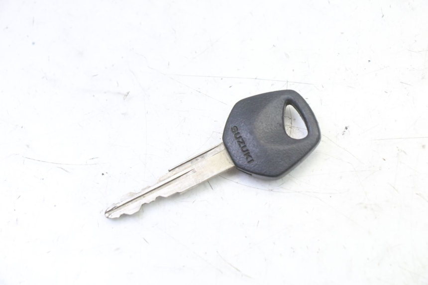 photo de LOCK SET KEY SUZUKI SV S 650 (2003 - 2009) - Zoom on usage condition