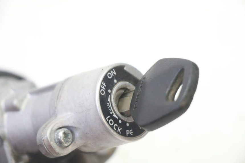 photo de LOCK SET KEY SUZUKI SV S 650 (2003 - 2009) - Fixing points details