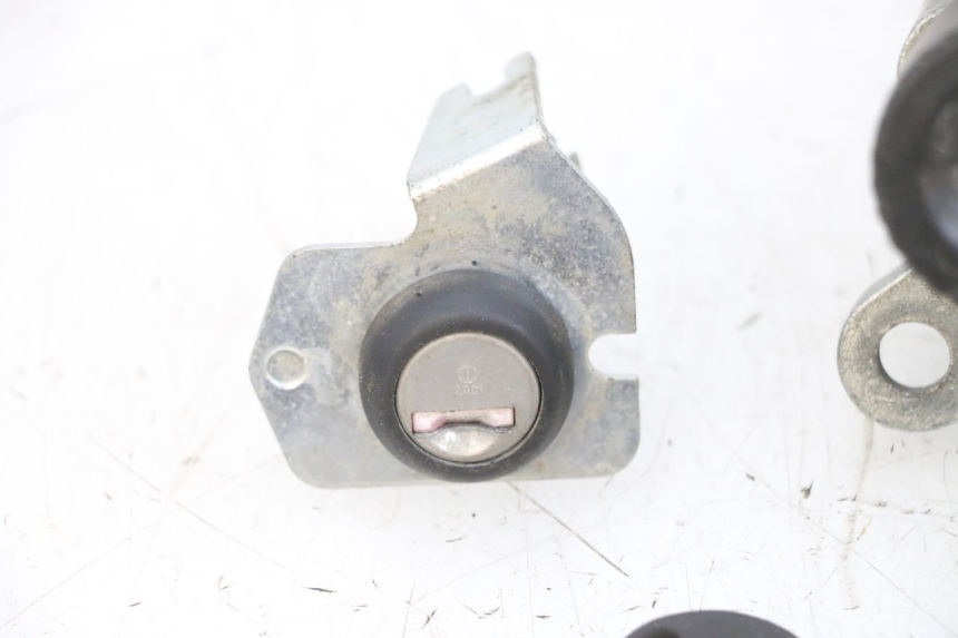 photo de LOCK SET KEY YAMAHA TZR 50 (2008 - 2016) - Additional view of the item