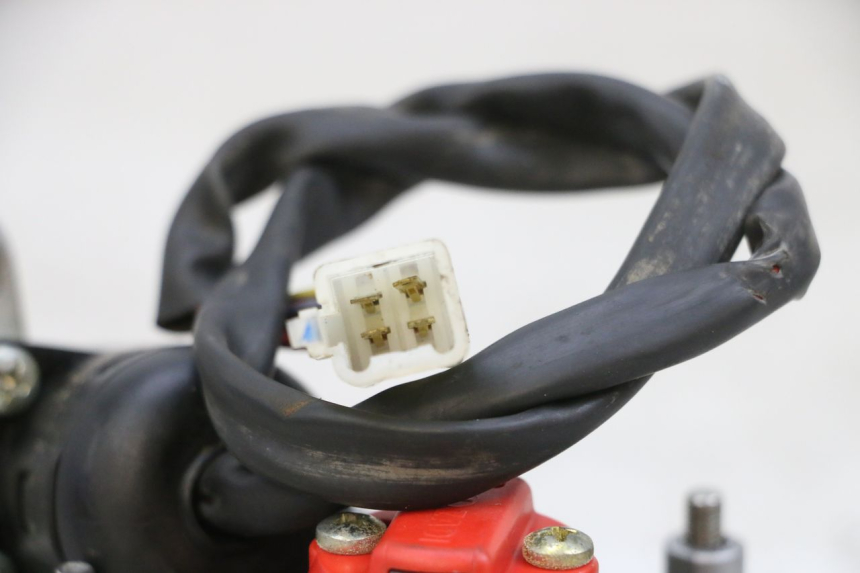 photo de LOCK SET KEY YAMAHA TZR 50 (2008 - 2016) - Zoom on usage condition