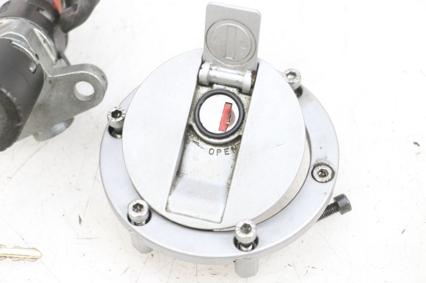 photo de LOCK SET KEY YAMAHA TZR 50 (2008 - 2016) - Surface and material condition
