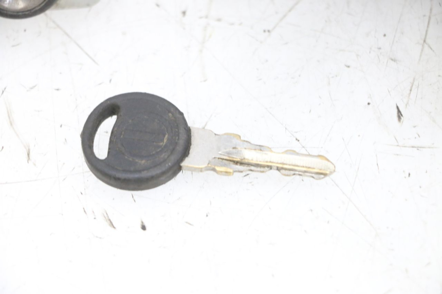 photo de LOCK SET KEY YAMAHA TZR 50 (2008 - 2016) - Markings and original references