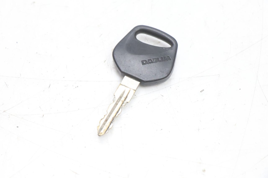 photo de LOCK SET KEY DAELIM VJ ROADWIN 125 (2004 - 2007) - Supplementary product photo