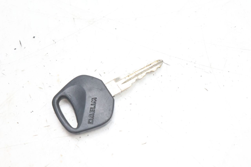 photo de LOCK SET KEY DAELIM VJ ROADWIN 125 (2004 - 2007) - Detailed visual inspection
