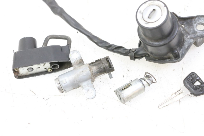 photo de LOCK SET KEY YAMAHA XV VIRAGO 535 (1988 - 2004) - Component detail