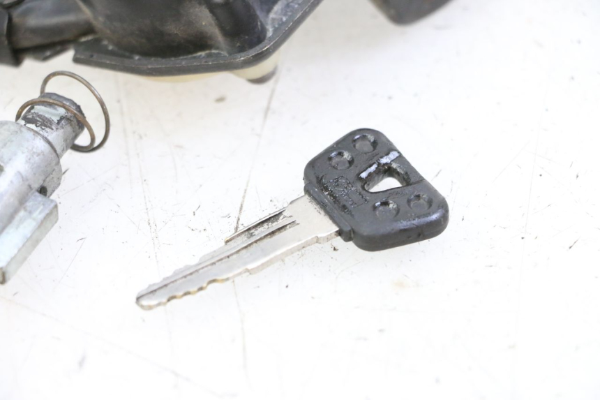 photo de LOCK SET KEY YAMAHA XV VIRAGO 535 (1988 - 2004) - Additional view of the item