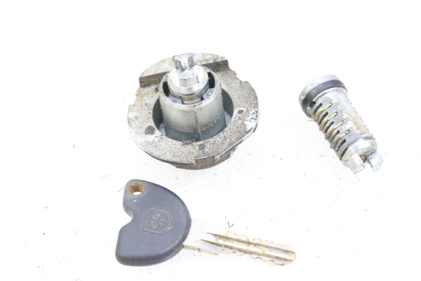 photo de LOCK KEY NEIMAN KIT PIAGGIO ZIP 2T 50 (2009 - 2019) - Alternative perspective