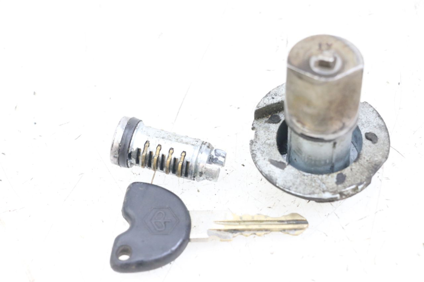 photo de LOCK KEY NEIMAN KIT PIAGGIO ZIP 2T 50 (2009 - 2019) - Zoom on usage condition