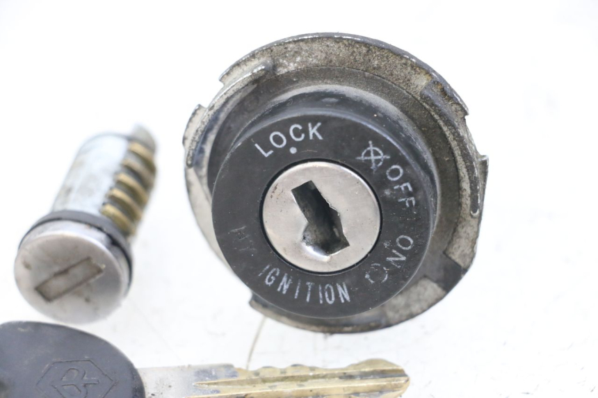 photo de LOCK KEY NEIMAN KIT PIAGGIO ZIP 2T 50 (2009 - 2019) - Technical close-up