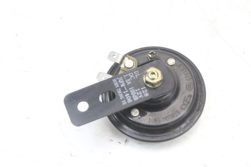 photo de HORN PEUGEOT DJANGO 125 (2014 - 2017) - Zoom on usage condition