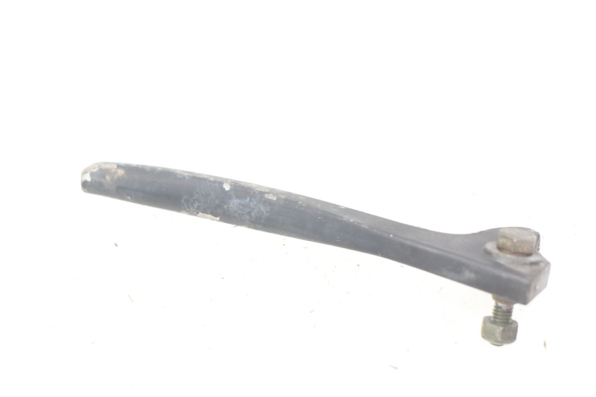 photo de RIGHT BRAKE LEVER BAOTIAN BT 50 QT-12 50 (2007 - 2009) - Zoom on usage condition