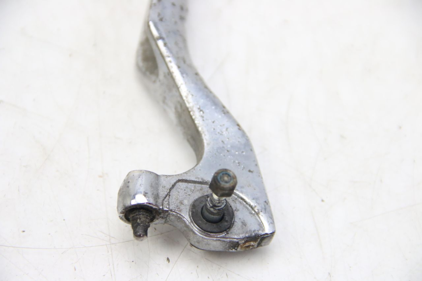 photo de RIGHT BRAKE LEVER PEUGEOT SATELIS COMPRESSOR K15 125 (2006 - 2009) - Zoom on usage condition