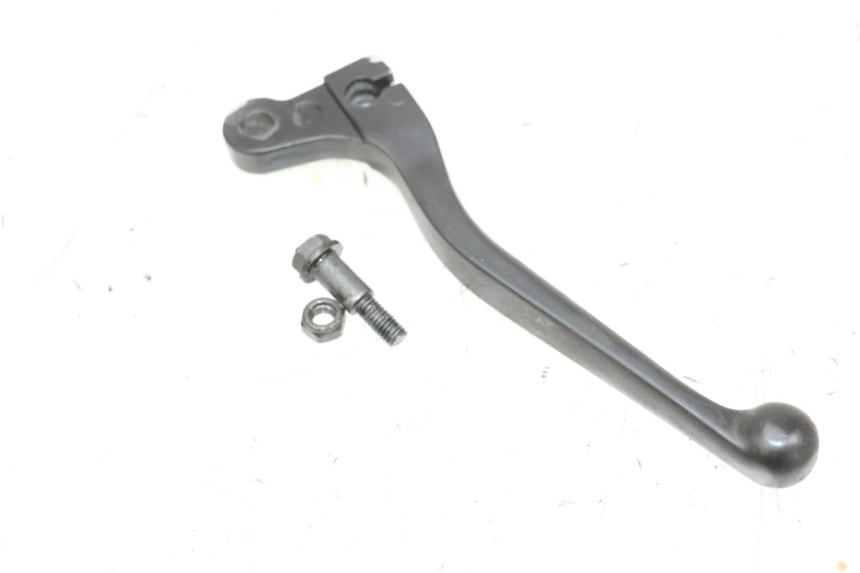 photo de LEFT BRAKE LEVER PEUGEOT KISBEE 4T 50 (2018 - 2022) - Zoom on usage condition