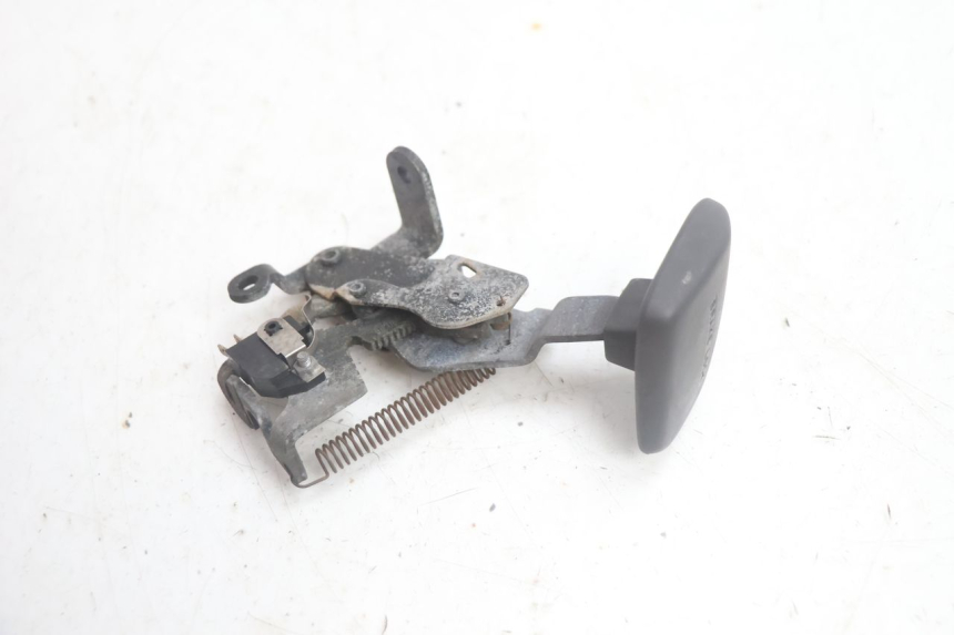 photo de PARKING BRAKE LEVER SUZUKI BURGMAN EXECUTIVE ABS 650 (2006 - 2012) - Technical close-up