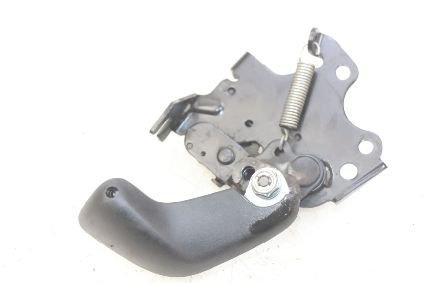 photo de PARKING BRAKE LEVER HONDA FJS SILVERWING SILVER WING 400 (2009 - 2016) - Zoom on usage condition