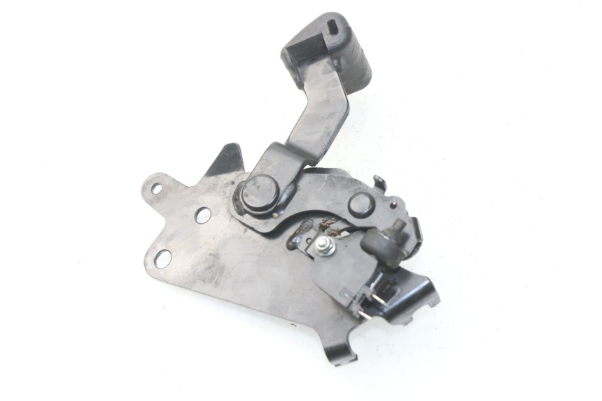 photo de PARKING BRAKE LEVER HONDA INTEGRA NC D 750 (2016 - 2018) - Zoom on usage condition