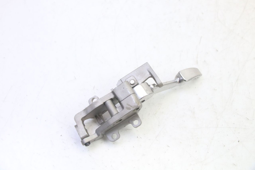 photo de PARKING BRAKE LEVER PIAGGIO MP3 HPE 310 (2024 - 2025) - Technical close-up