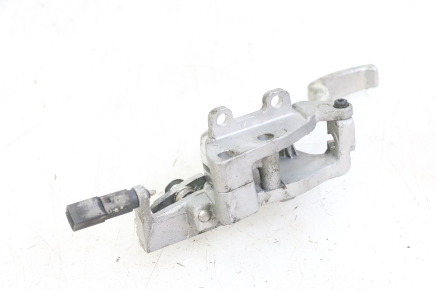 photo de PARKING BRAKE LEVER PIAGGIO MP3 LT 300 (2010 - 2016) - Zoom on usage condition