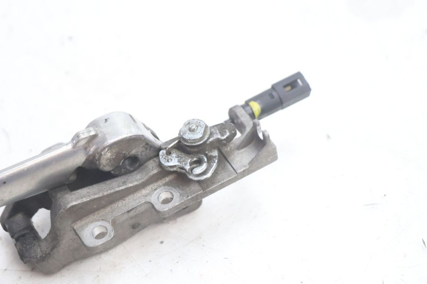 photo de PARKING BRAKE LEVER PIAGGIO MP3 125 (2006 - 2014) - Surface and material condition