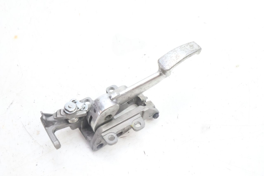 photo de PARKING BRAKE LEVER PIAGGIO MP3 500 (2016 - 2018) - Zoom on usage condition