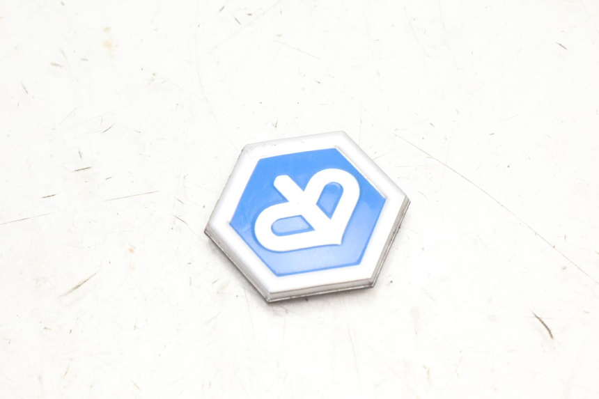 photo de BRAND LOGO PIAGGIO NEW TYPHOON 50 (2018 - 2021) - Component detail