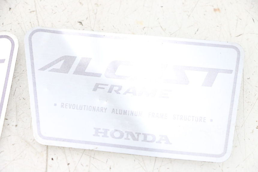 photo de BRAND LOGO HONDA NSR R 125 (1994 - 2003) - Technical close-up