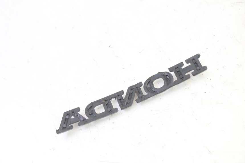 photo de BRAND LOGO HONDA ST PAN EUROPEAN 1300 (2002 - 2013) - Zoom on usage condition